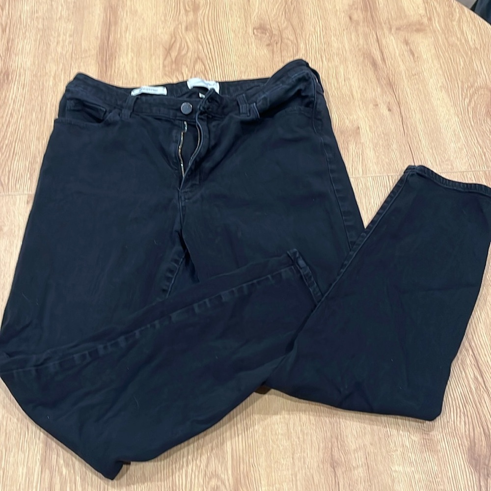 Universal Thread High Rise Slim Straigh Jeans